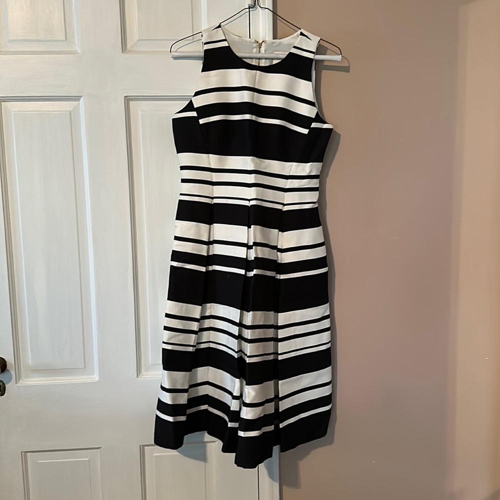 Striped and structured sleeveless dress